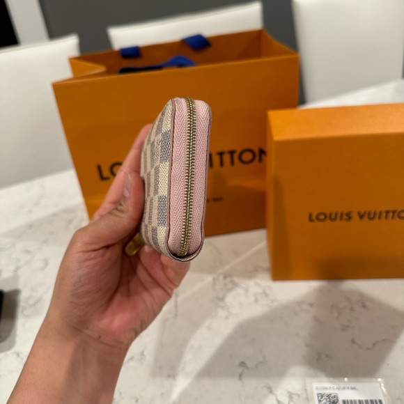 LV Zippy Coin Purse Padlock - Picture 11 of 16